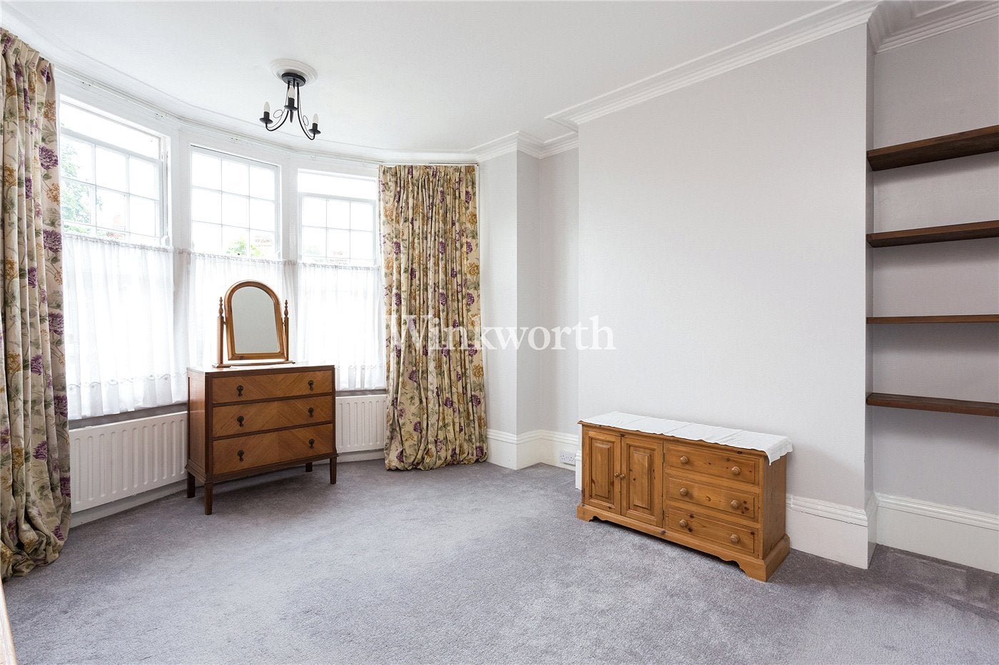 House Riverway in Greater London