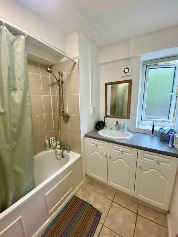 Room Clapham Park Road in Greater London