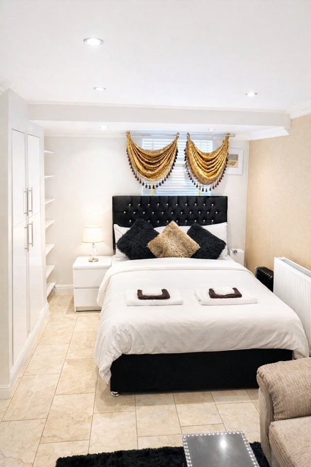 House Felixstowe Court in Greater London