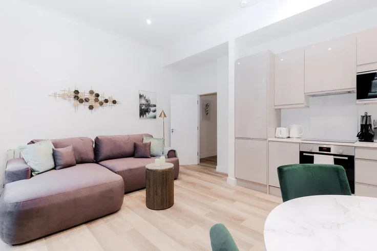 Flat Sussex Gardens in City of Westminster