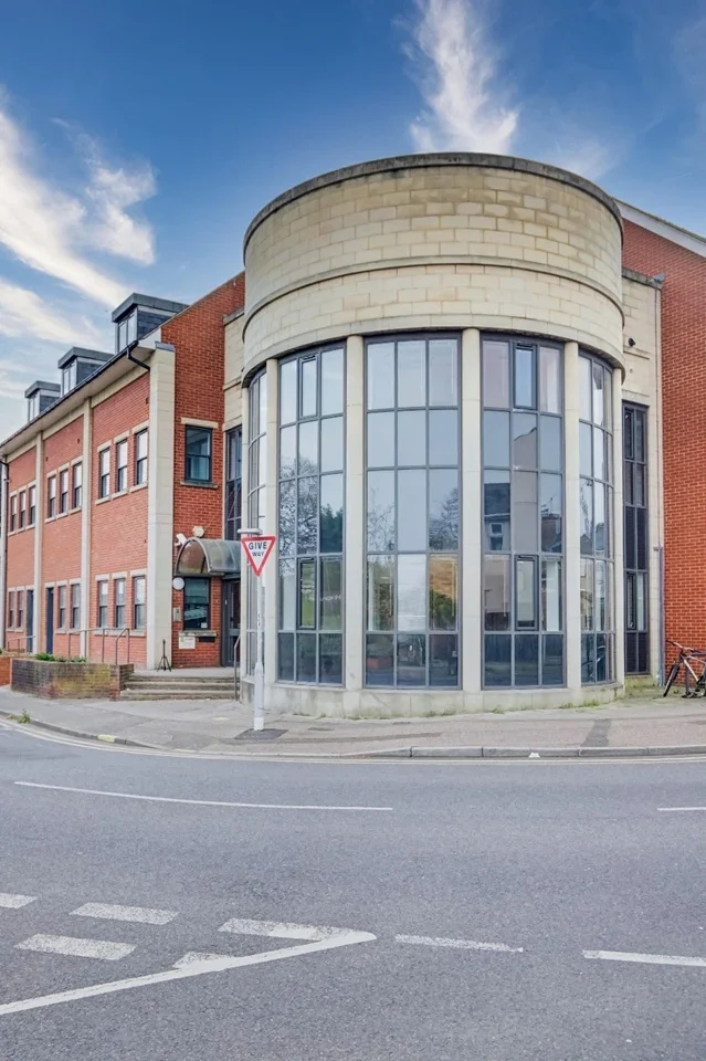 Flat Glebe Road in Chelmsford