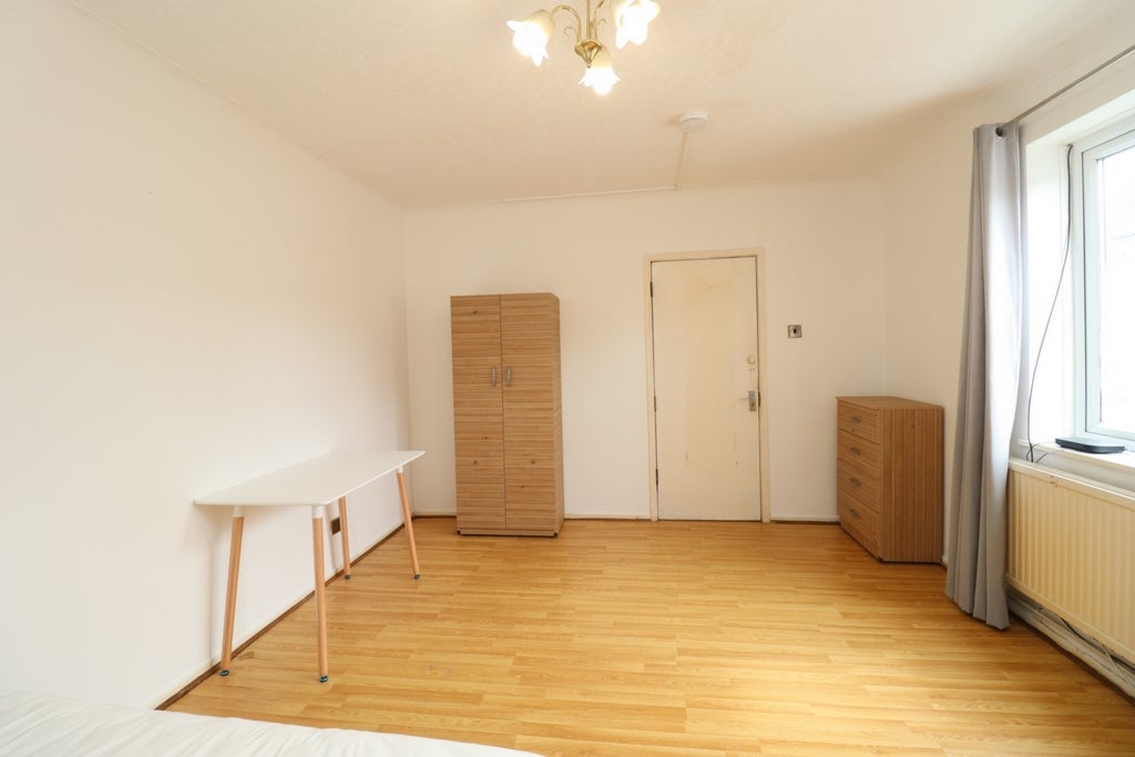 Room Globe Road in Greater London