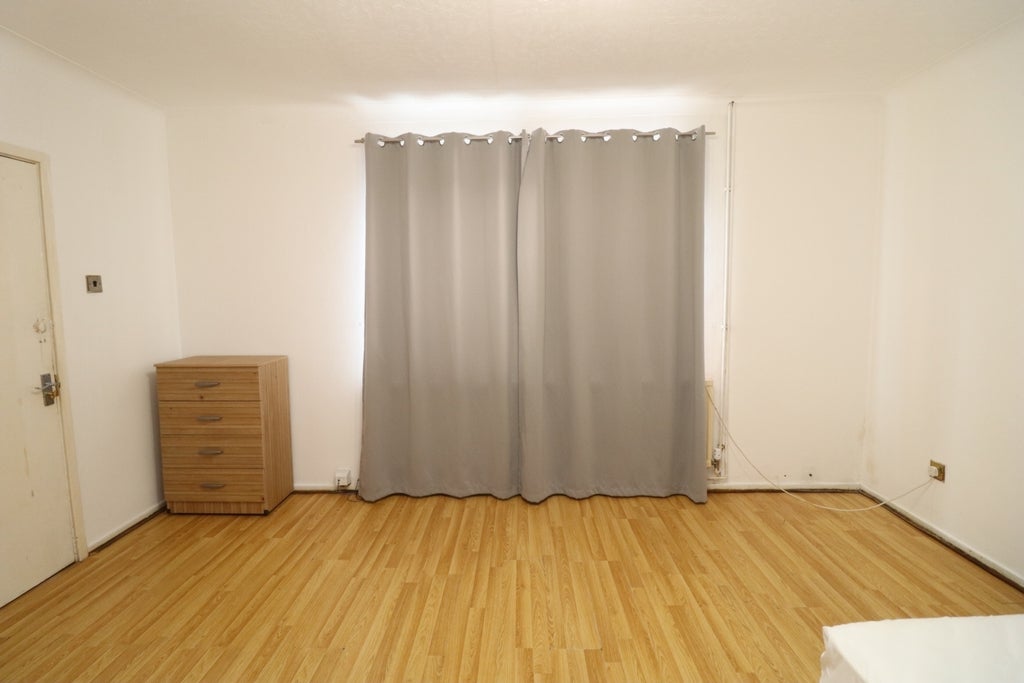 Room Globe Road in Greater London