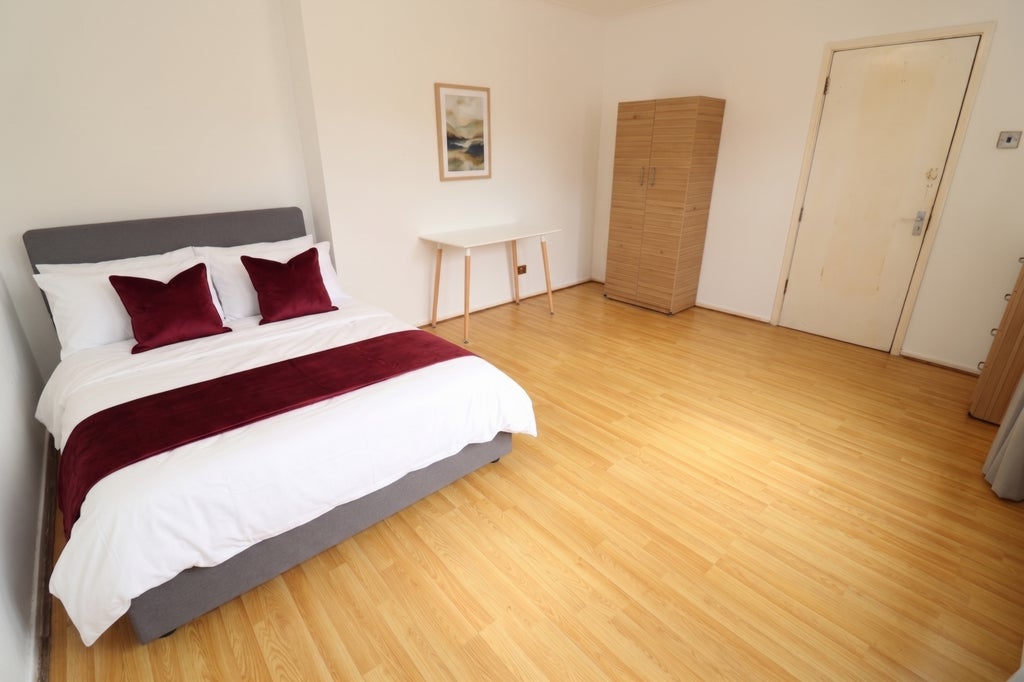 Room Globe Road in Greater London