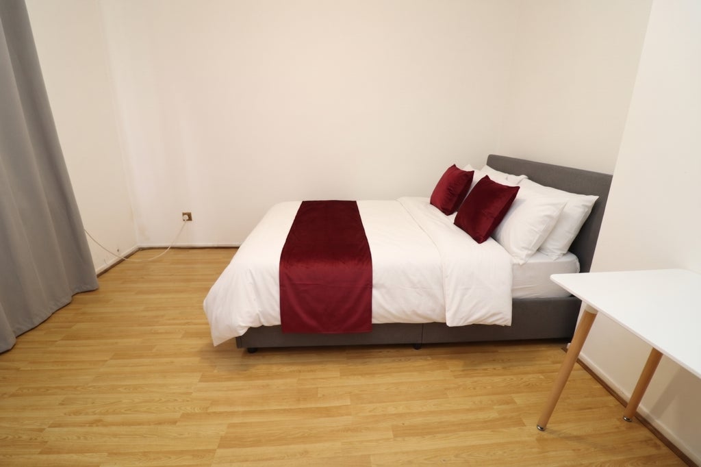 Room Globe Road in Greater London