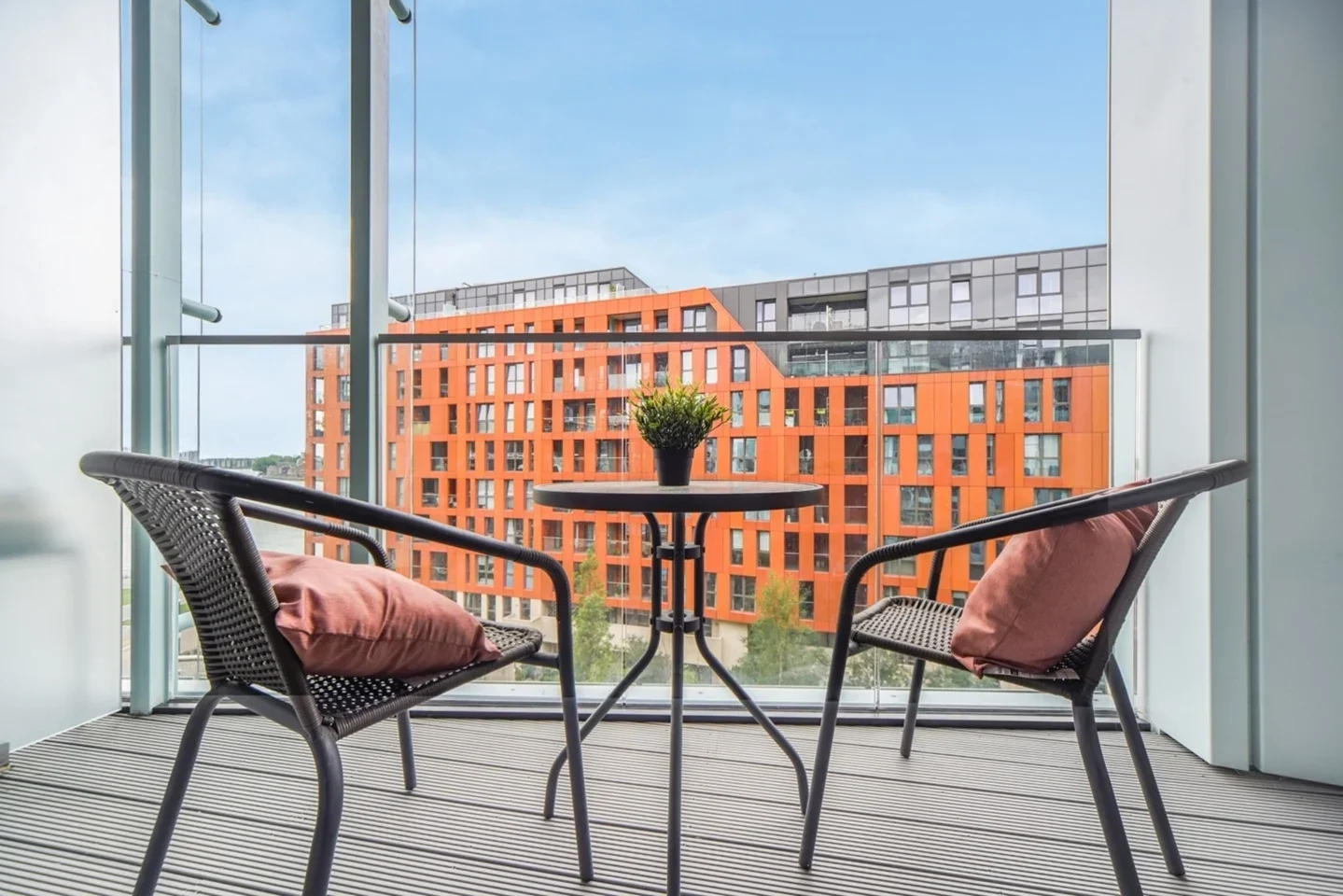 Flat Cable Walk in Greater London
