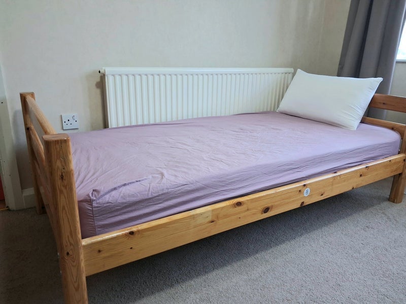 Room London Road in Crawley