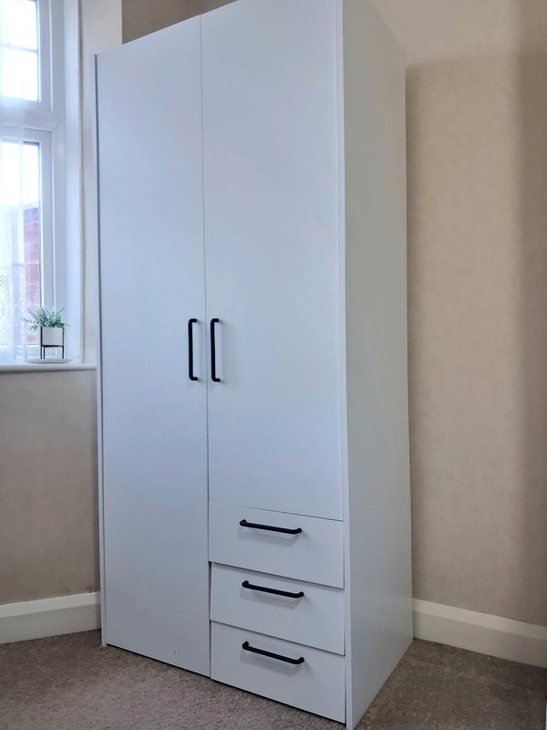Room London Road in Crawley
