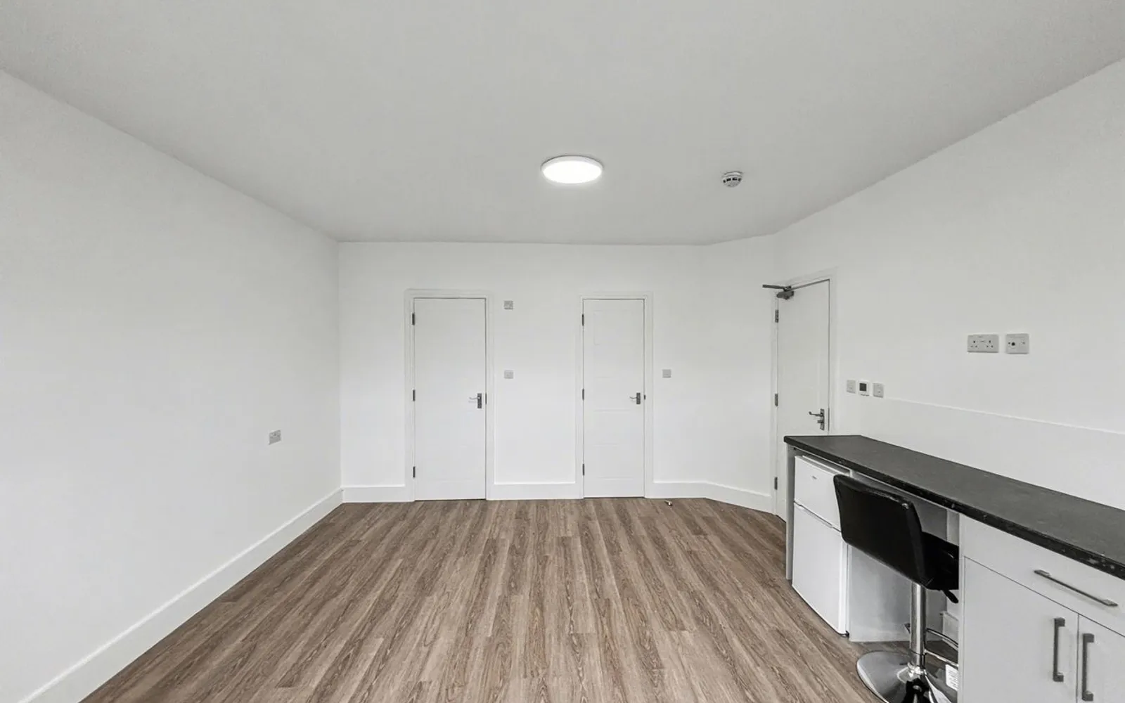 Room Kenton Road in Greater London