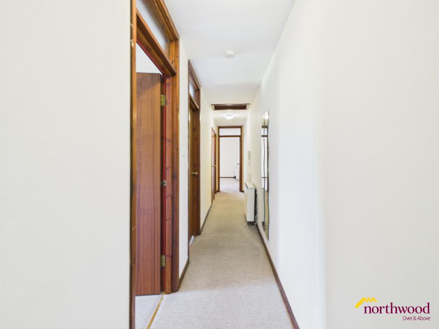 Flat Glebedale Court in Stoke-on-Trent