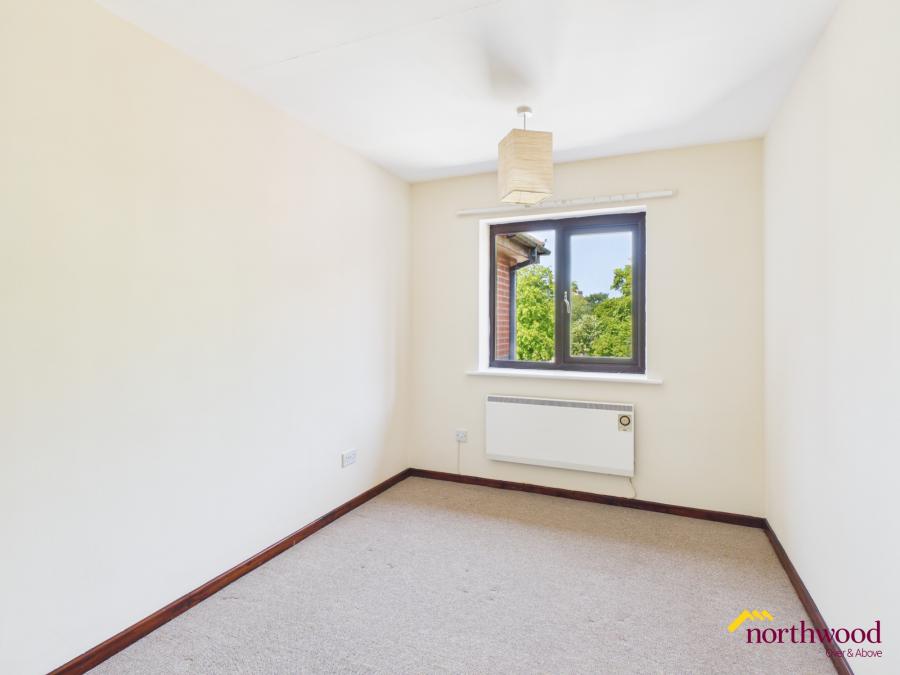 Flat Glebedale Court in Stoke-on-Trent