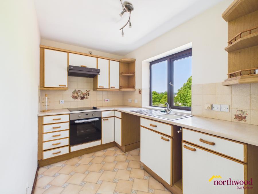 Flat Glebedale Court in Stoke-on-Trent