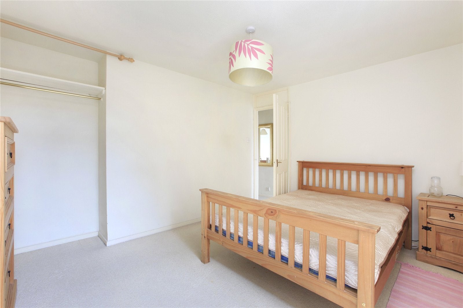 House Evesham Way in Greater London