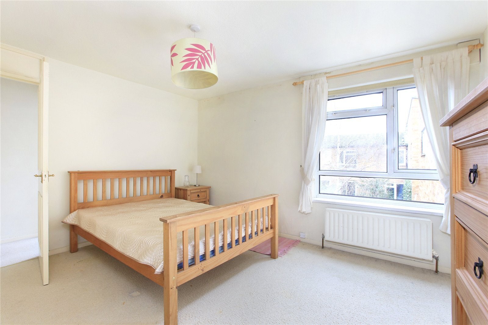 House Evesham Way in Greater London