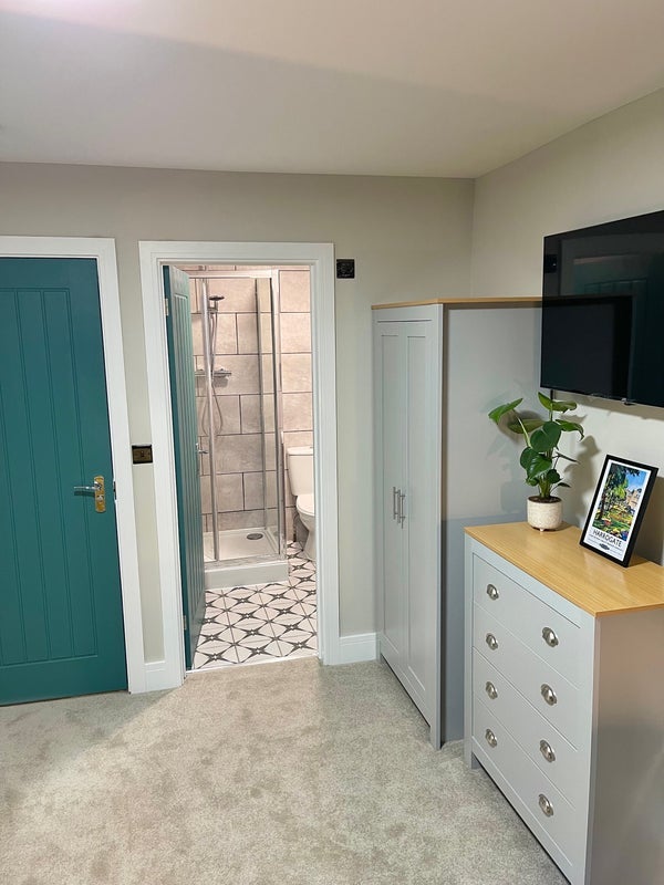 Room Delimands in Basildon
