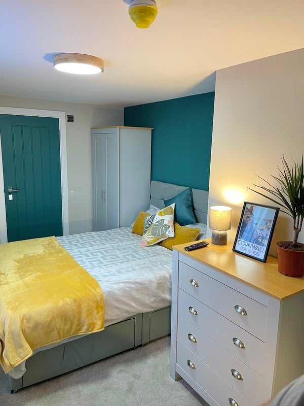 Room Delimands in Basildon