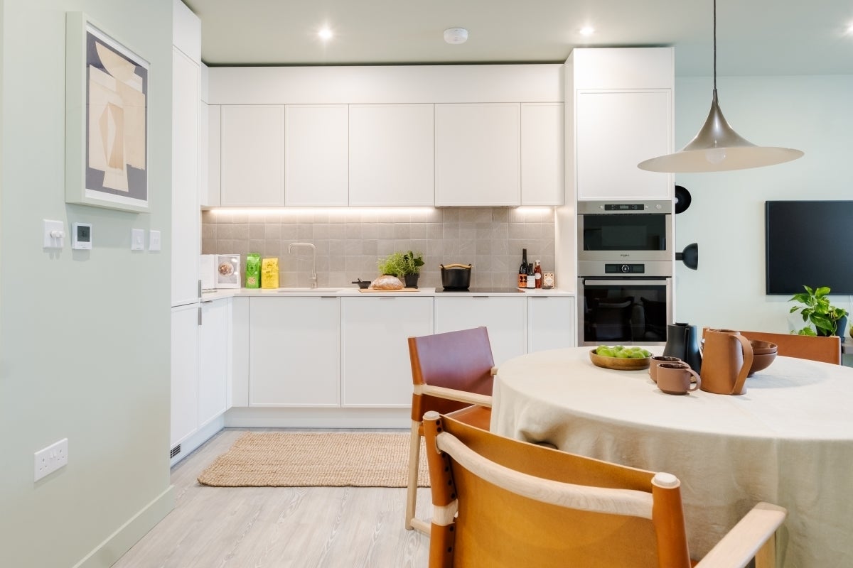 Flat Cherry Park Lane in Greater London