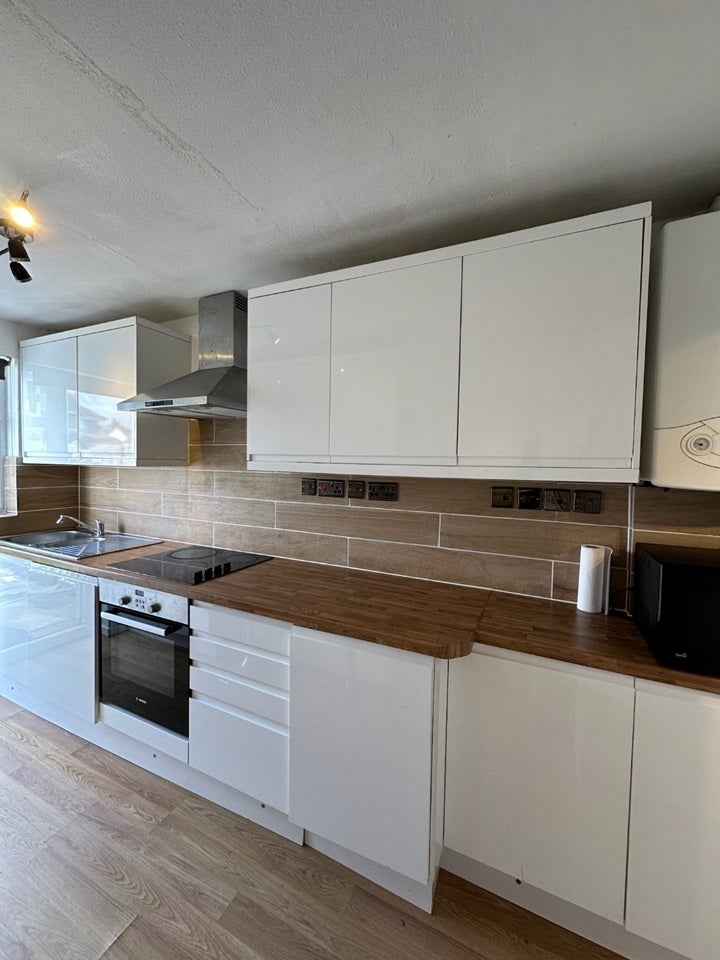 Flat Malvern Road in Greater London