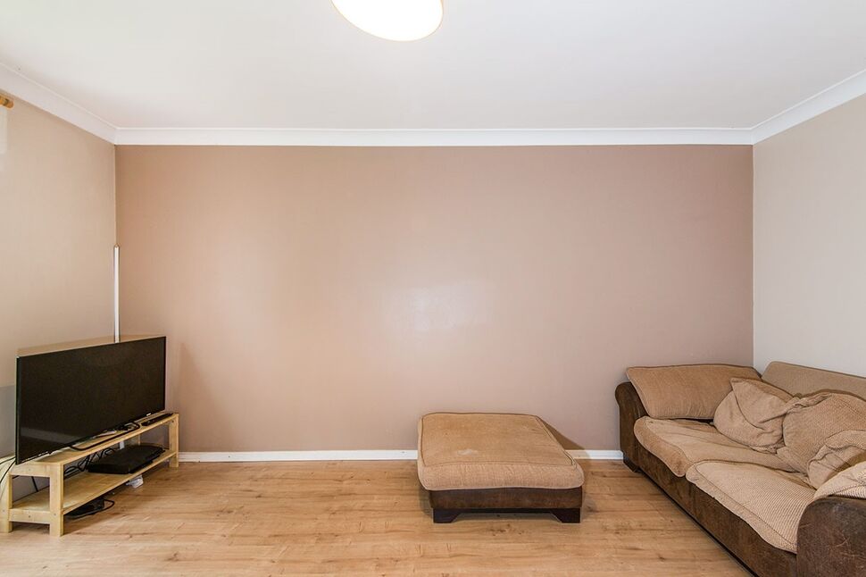 Flat Brunel Road in Southampton