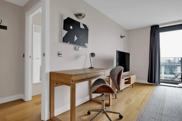 Flat Freeling Street in Greater London