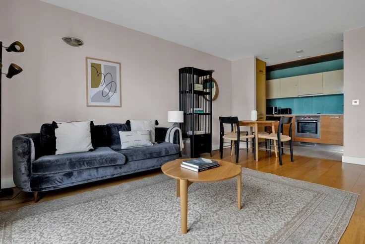Flat Freeling Street in Greater London