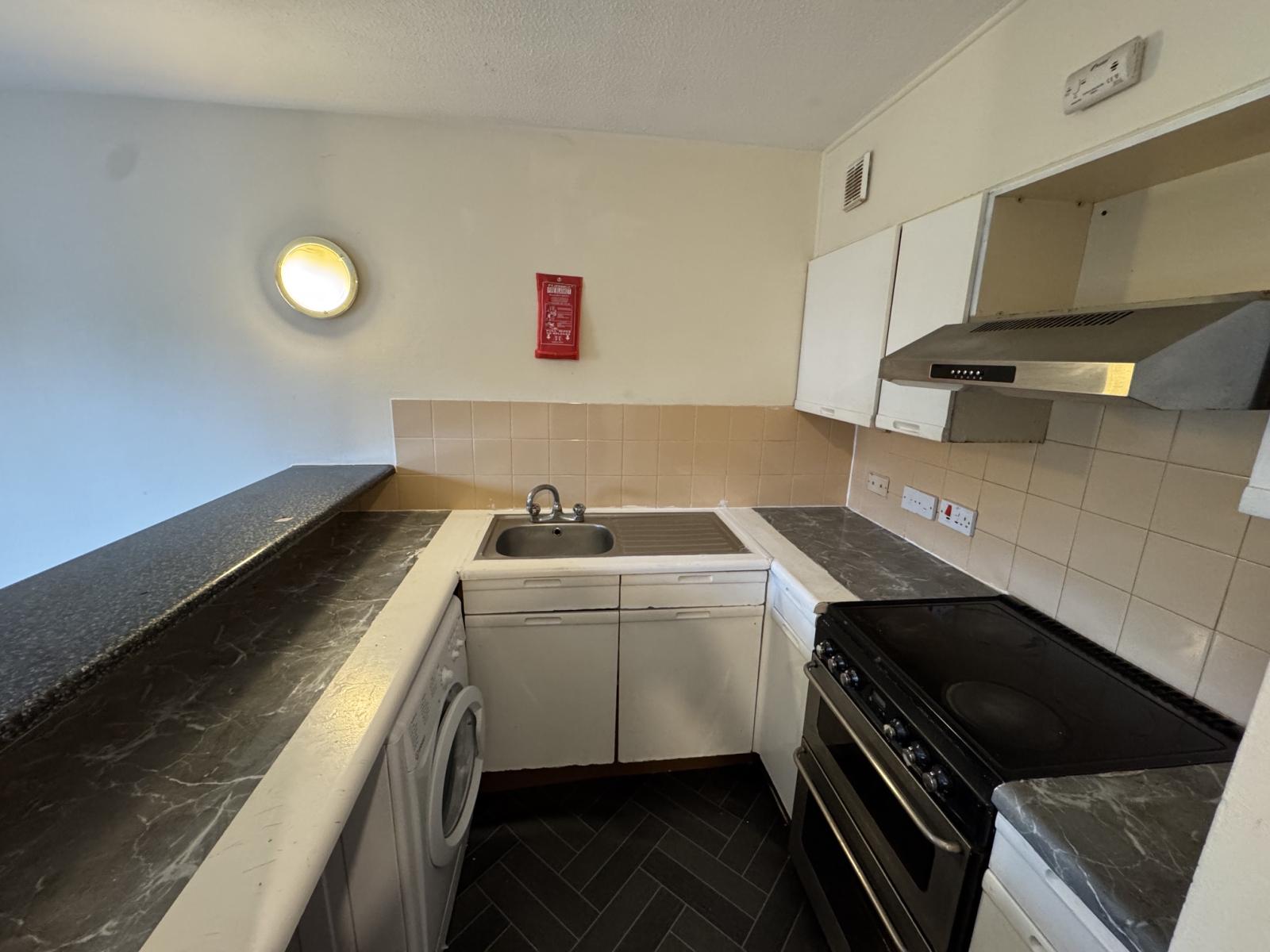Flat Pycroft Way in London