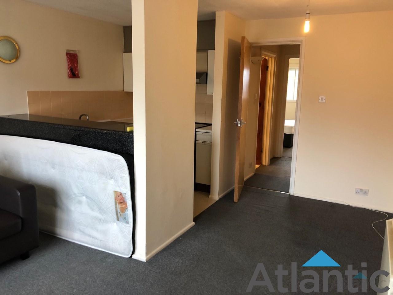 Flat Pycroft Way in Greater London