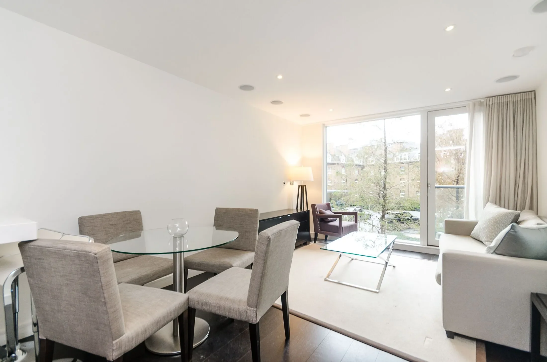 Flat Gatliff Road in City of Westminster