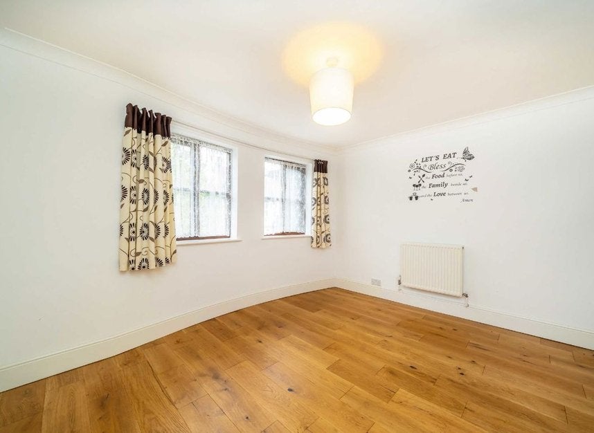 House Haling Grove in Greater London