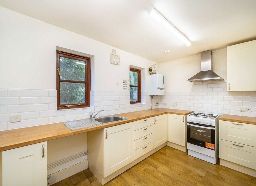 House Haling Grove in Greater London