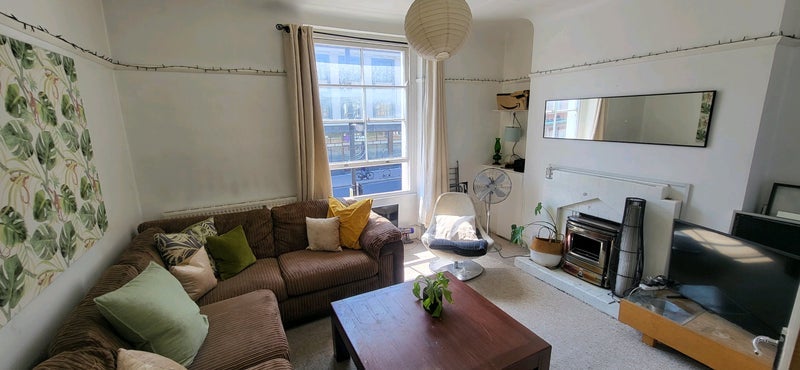 Room Acre Lane in Greater London