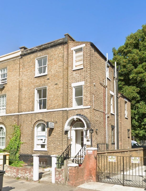 Room Acre Lane in Greater London