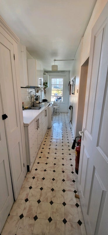 Room Acre Lane in Greater London