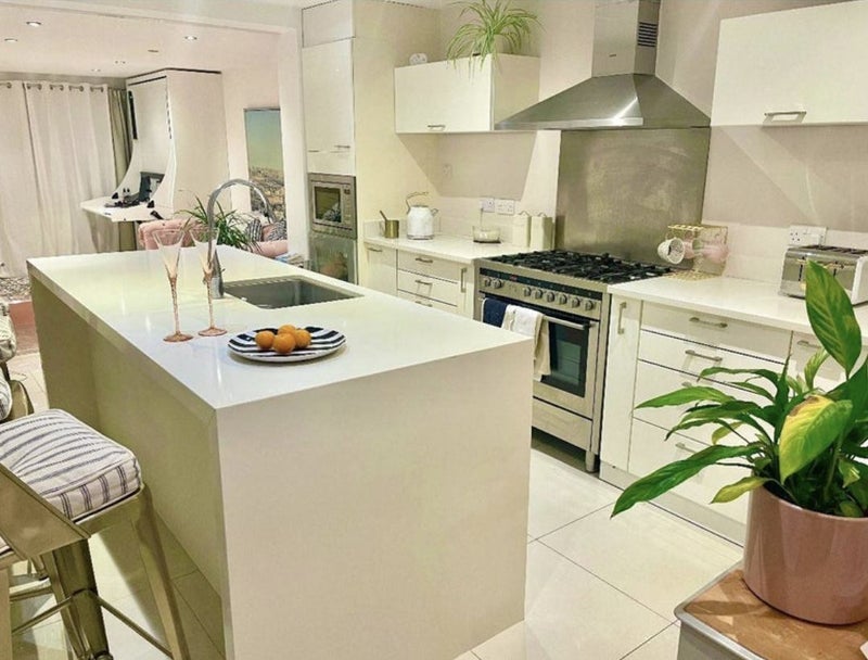 Room Mandela Street in Greater London
