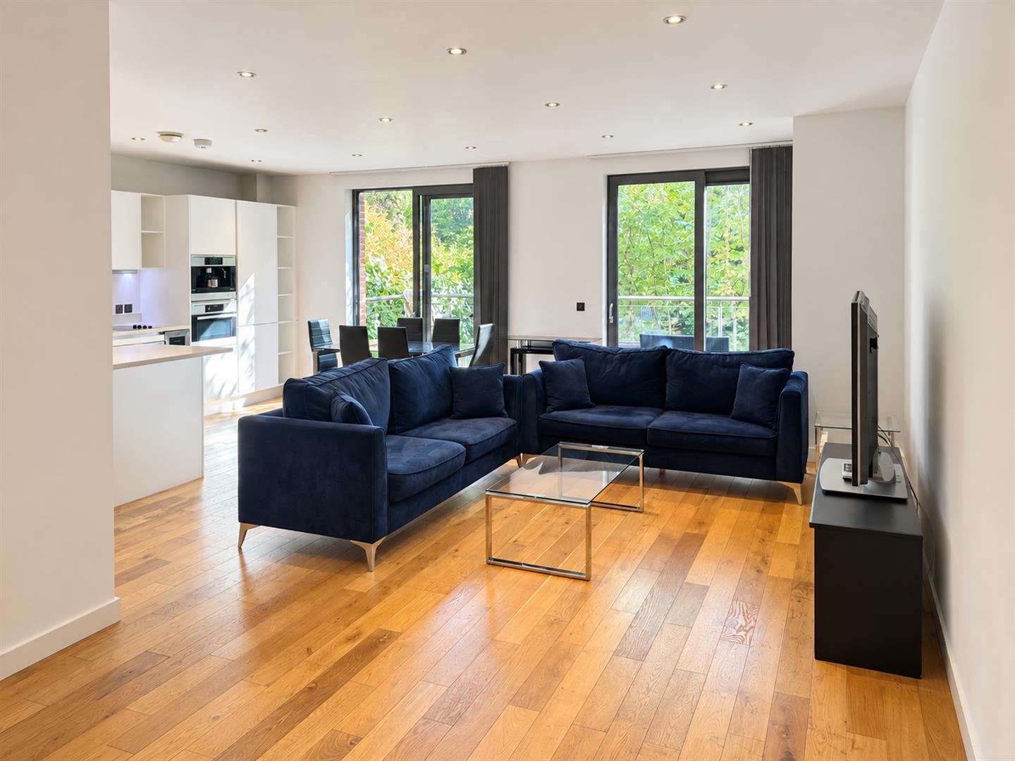 Flat Finchley Road in Greater London