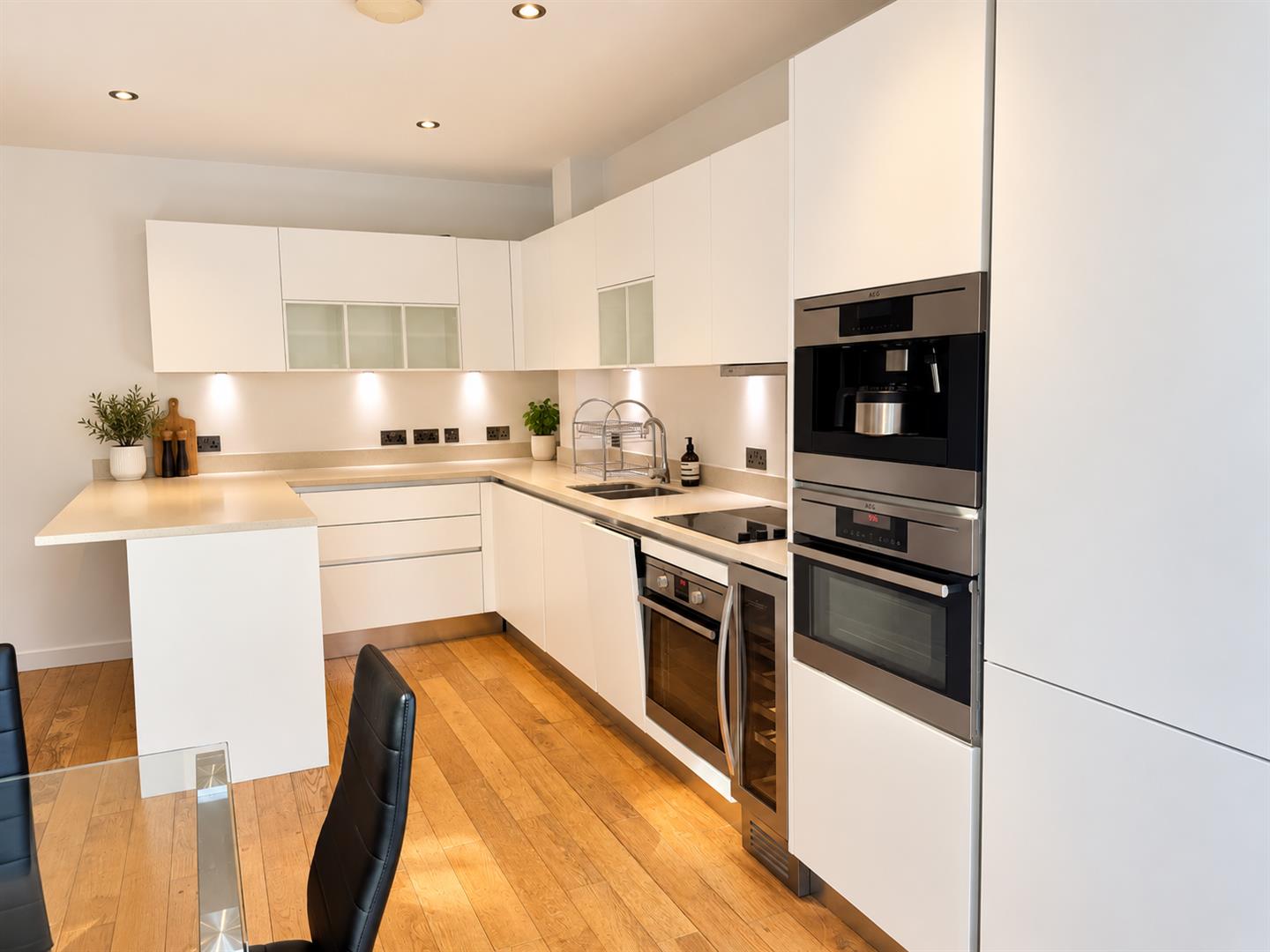 Flat Finchley Road in Greater London