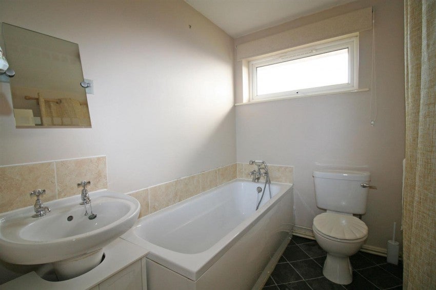 Flat Carew Road in Mid Devon