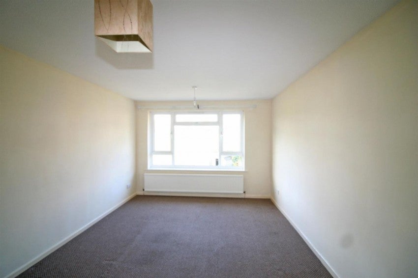 Flat Carew Road in Mid Devon