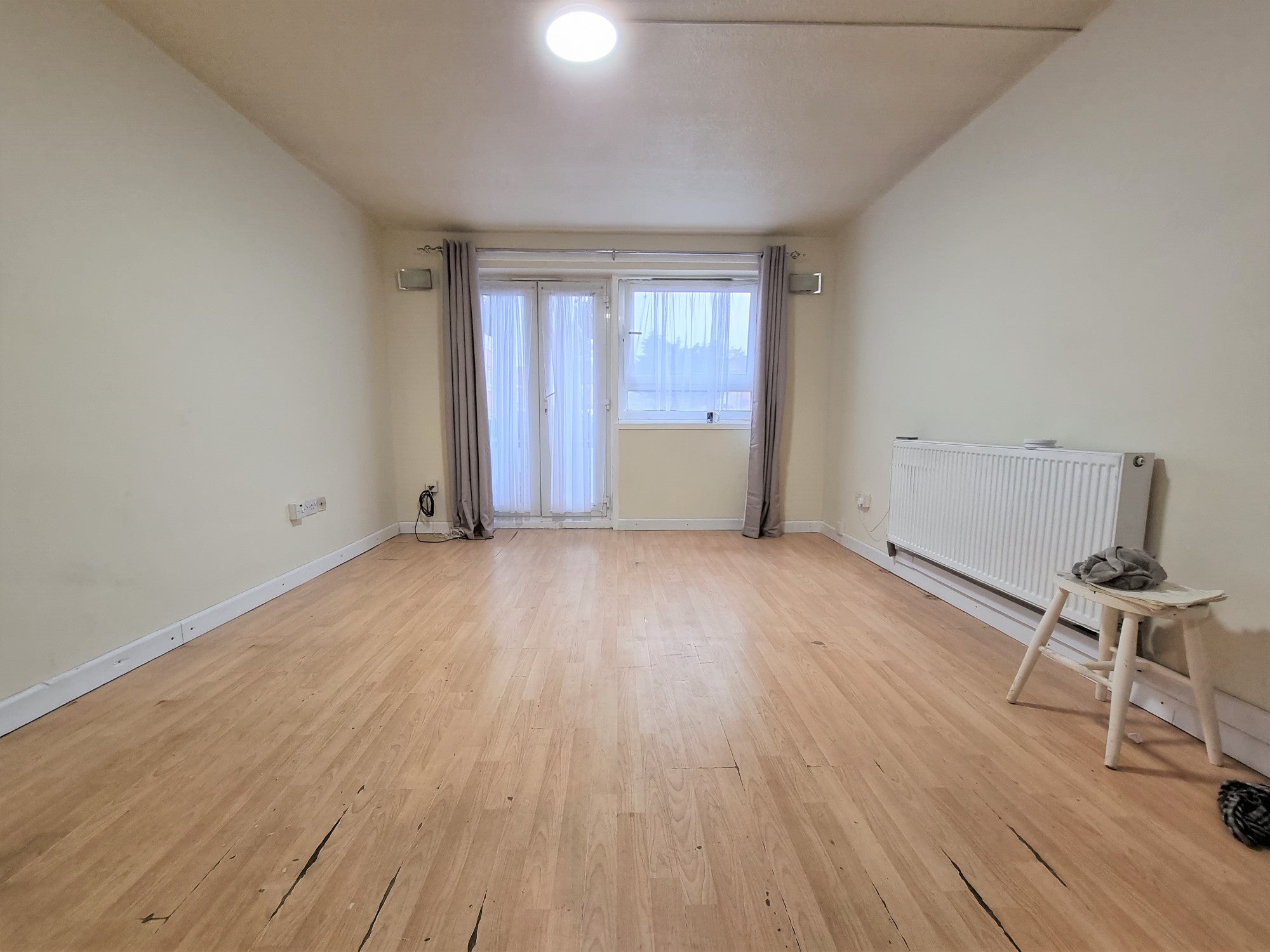 Flat Barnes Close in Greater London