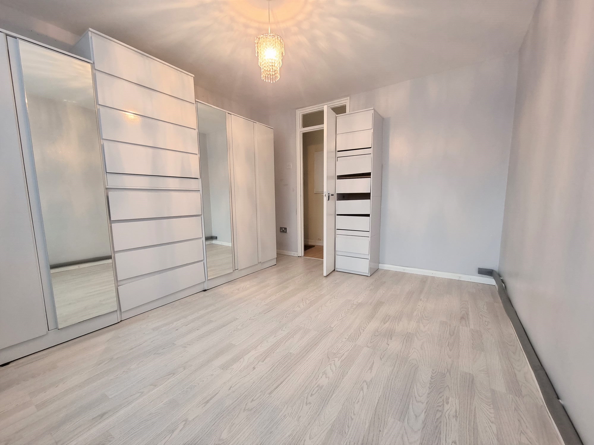 Flat Barnes Close in Greater London