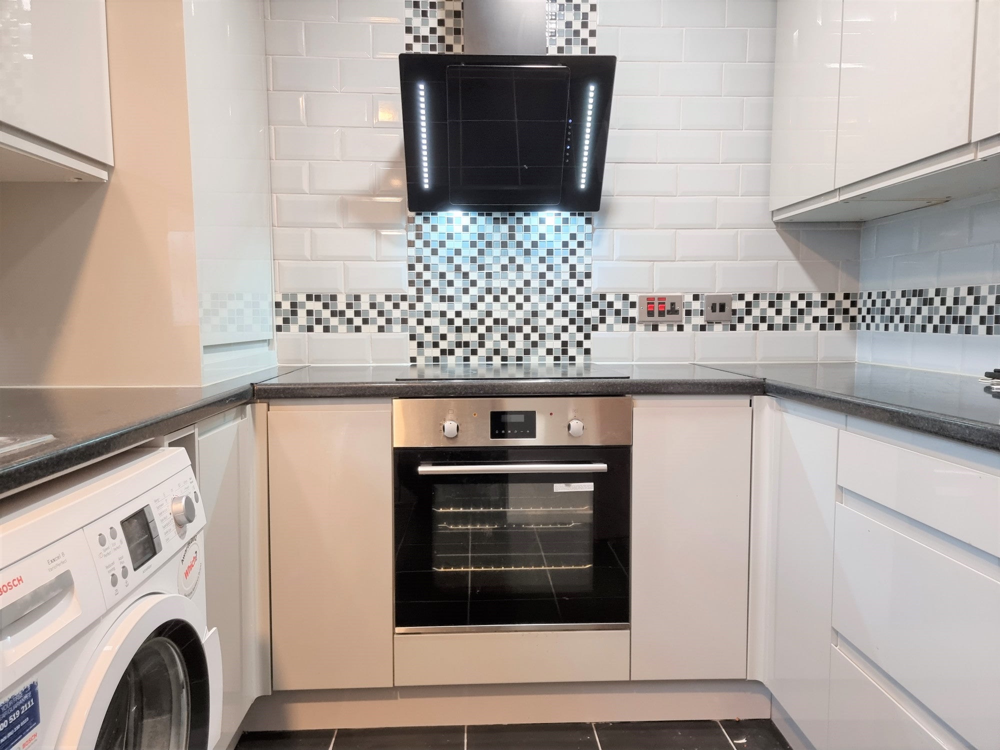 Flat Barnes Close in Greater London