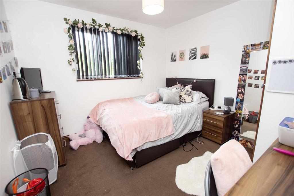 Flat Heeley Road in Birmingham