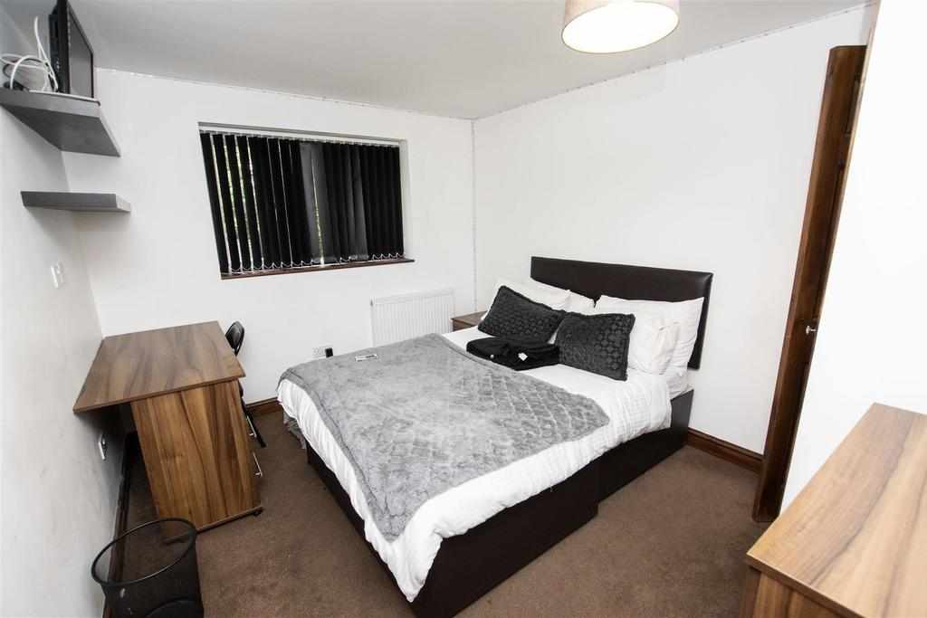 Flat Heeley Road in Birmingham