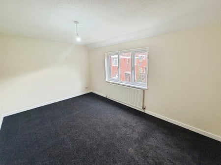House Greystone Close in Redditch