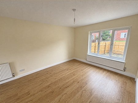 House Greystone Close in Redditch