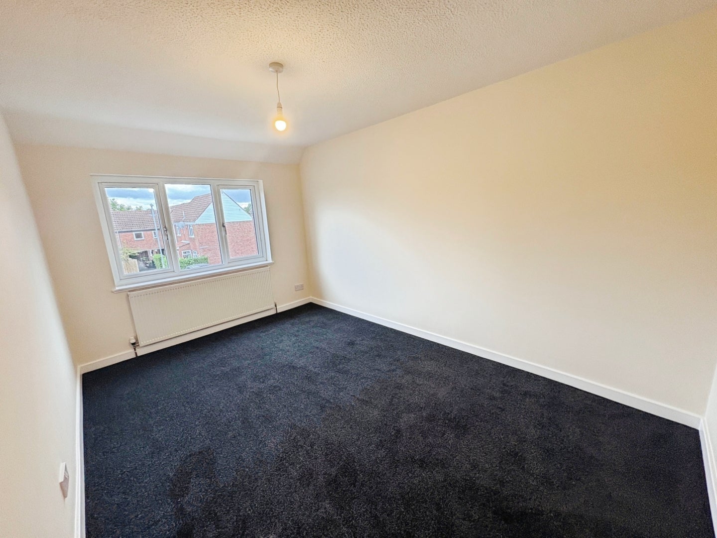 House Greystone Close in Redditch