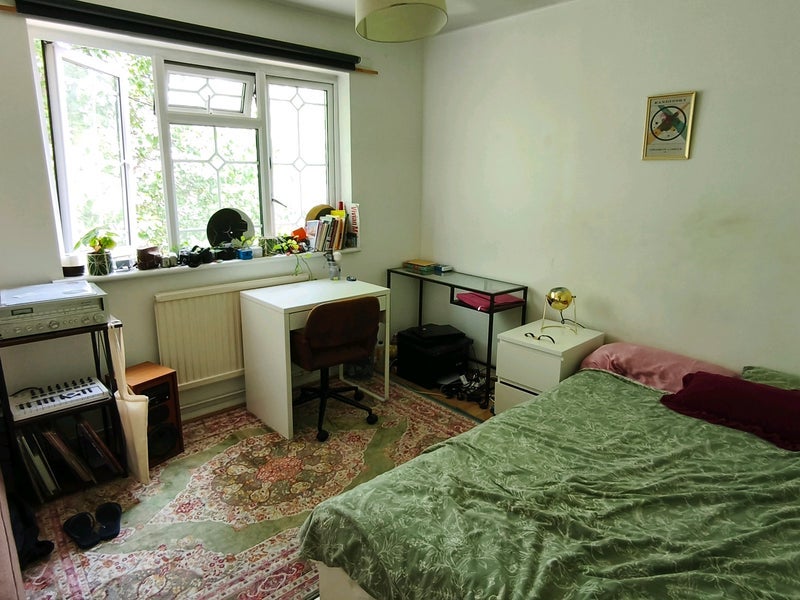 Room Regal Close in Greater London