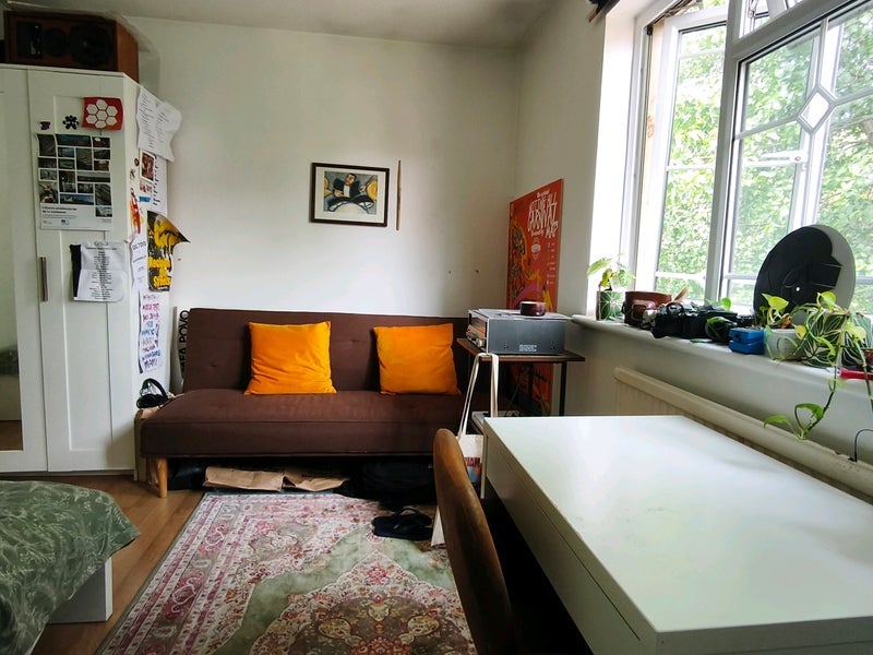 Room Regal Close in Greater London