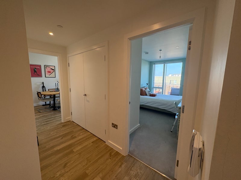 Flat Brunner Road in Greater London