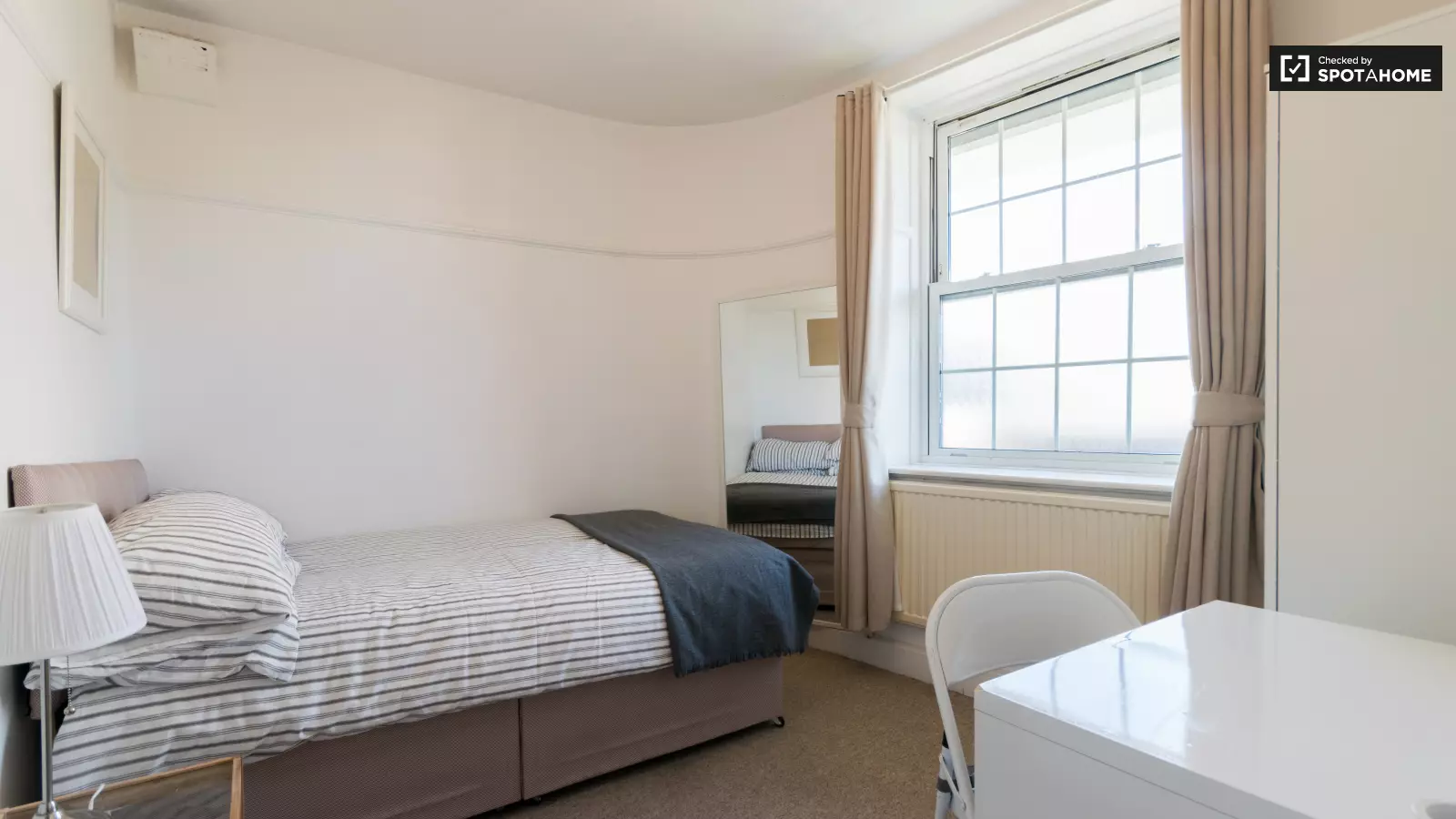 Flat Uxbridge Road in Greater London